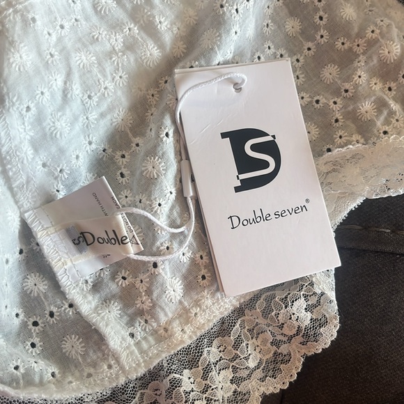 NWT Lacey White eyelet top size Small - Picture 10 of 12